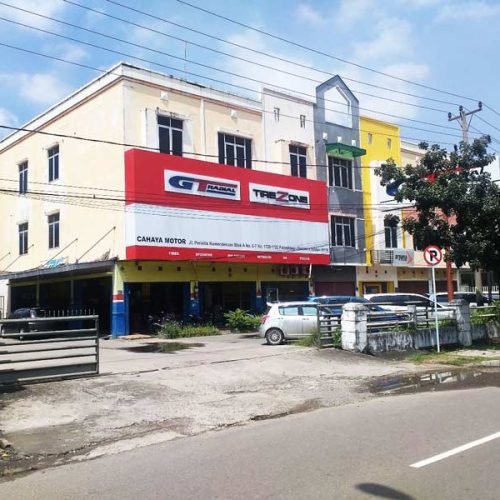Toko Ban Mobil Cahaya Motor
