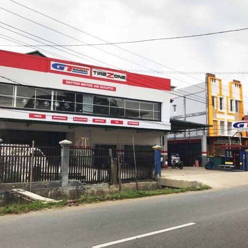 Toko Ban Mobil Dayton Motor Adi Sucipto
