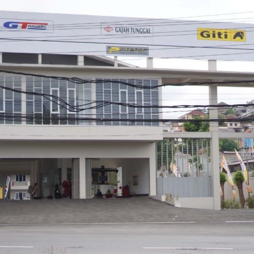 Toko Ban Mobil pitstop